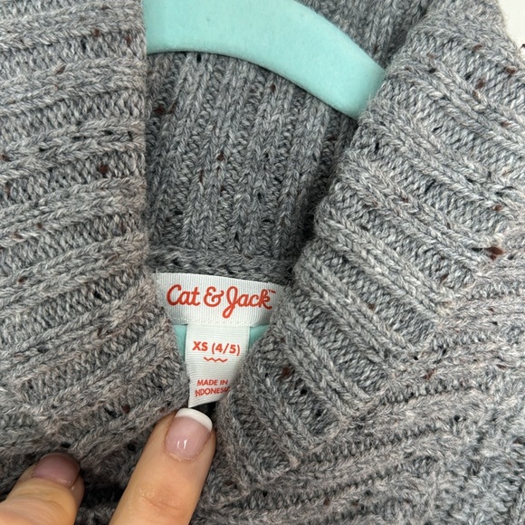 CAT & JACK XS (4/5) GRAY CABLE KNIT SWEATER - Picture 2 of 5